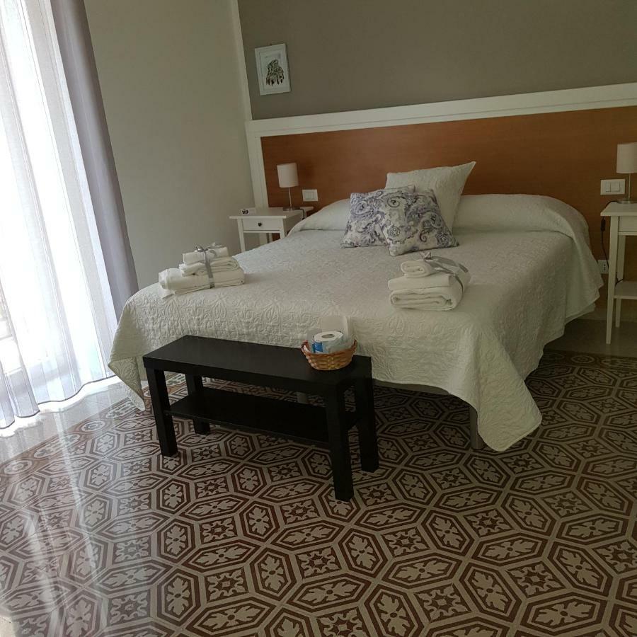 Aziz B&B Palermo Buitenkant foto